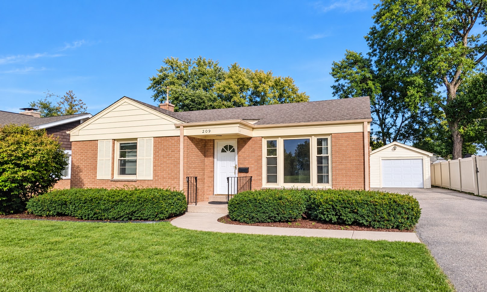 209 North Dryden Place