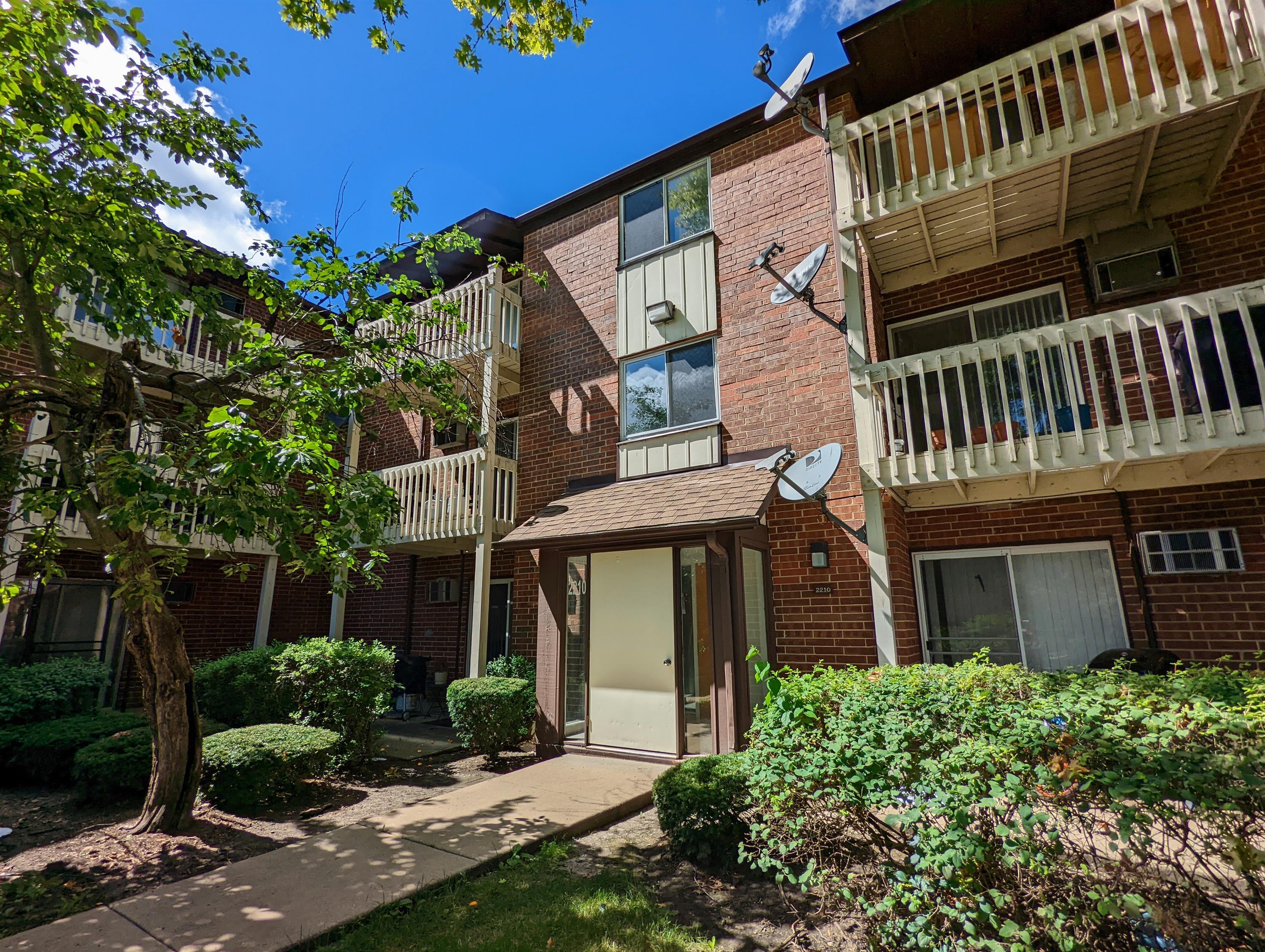 2210 Nichols Road - F
